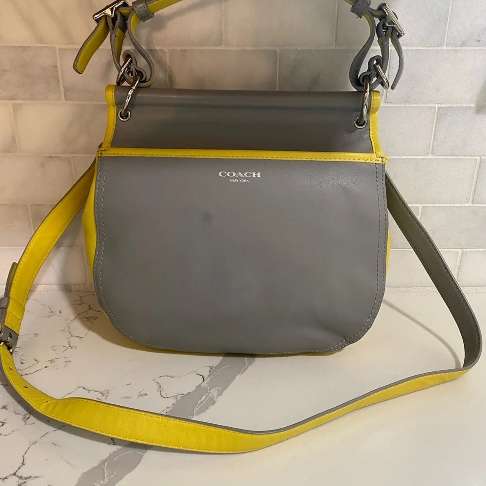 Coach "Legacy" crossbody - Picture 9 of 10